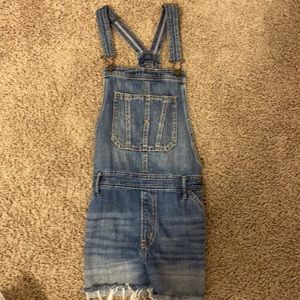 Short denim overalls